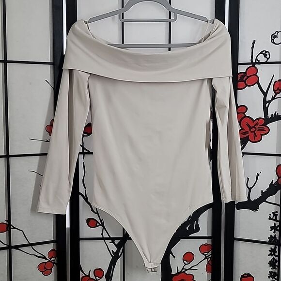 Aritzia Contour Deco Bodysuit - Picture 3 of 10